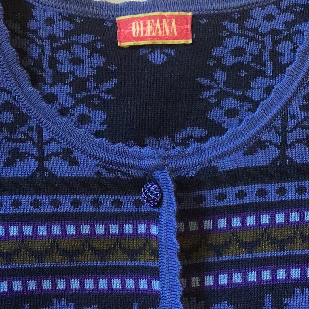 Stunning Oleana Norwegian cardigan.
